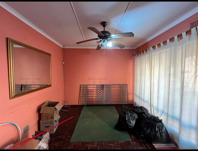 5 BEDROOM FREEHOLD FOR SALE IN BARNS
